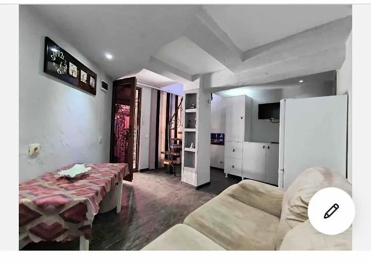 20 Luka Asatiani Apartment Batumi 0*,